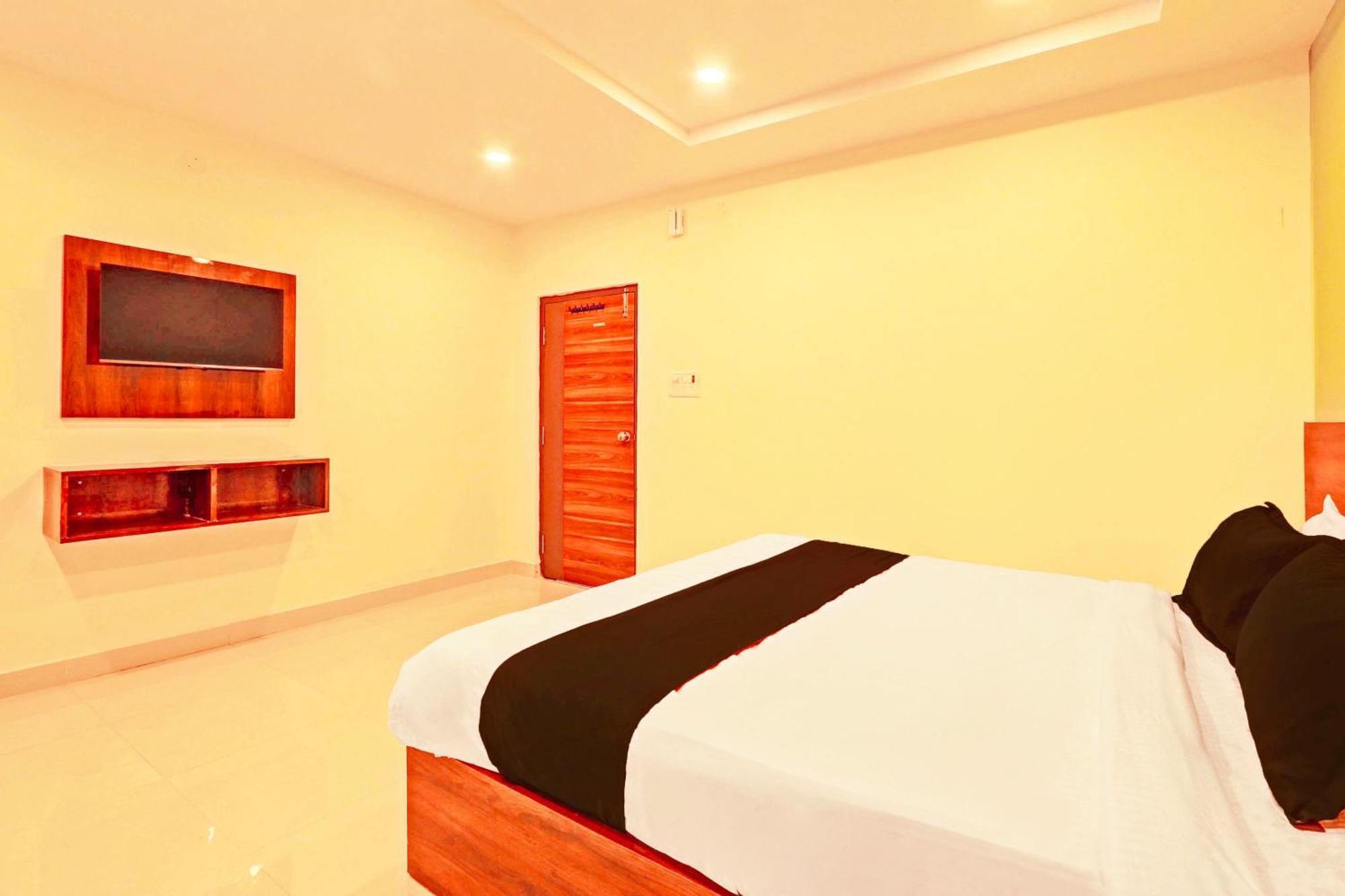 Hotel O R Square Хайдарабад Экстерьер фото